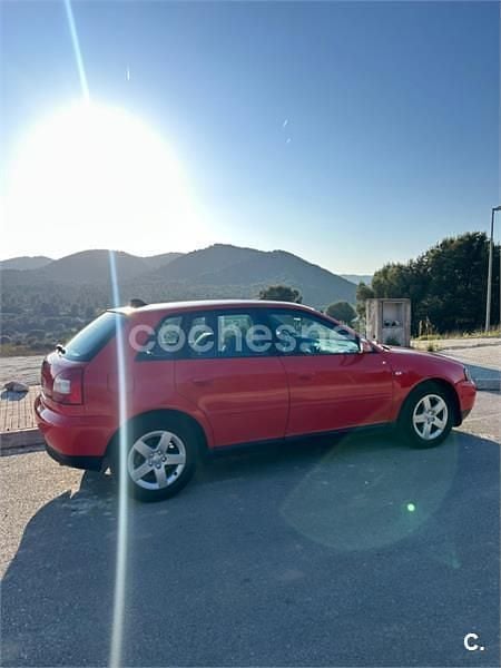 Usado Audi A3 Ambiente 110 CV (80 kW) 2001 Rojo Utilitario