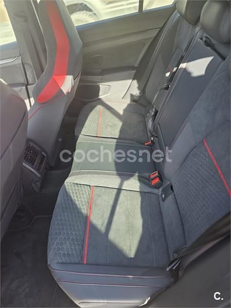 Usado VW Golf VIII GTI Clubsport 301 CV (221 kW) 2025 Gris / plata Berlina