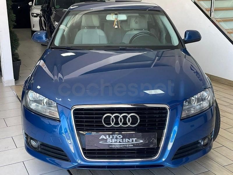 Usado Audi A3 Ambition 105 CV (77 kW) 2010 Azul Utilitario