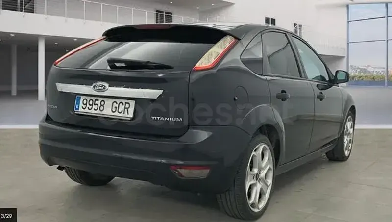 Usado Ford Focus Titanium 145 CV (106 kW) 2008 Negro Berlina