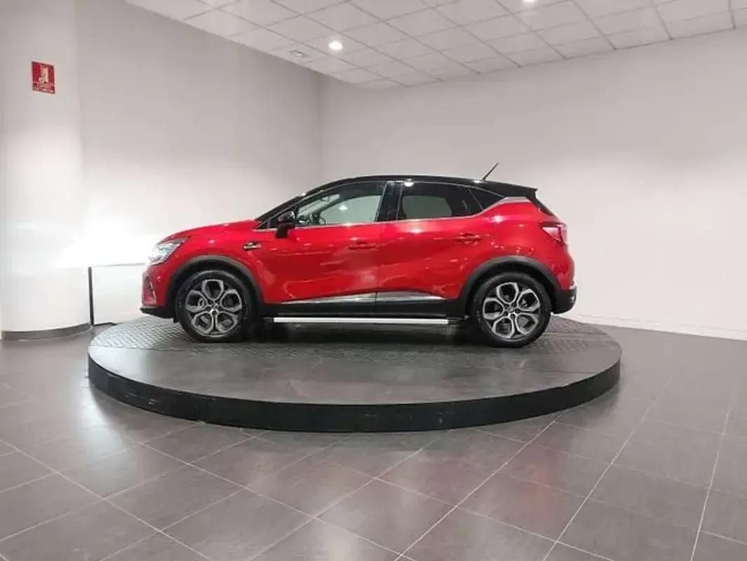 Usado Renault Captur Zen 145 CV (106 kW) 2022 Rojo SUV
