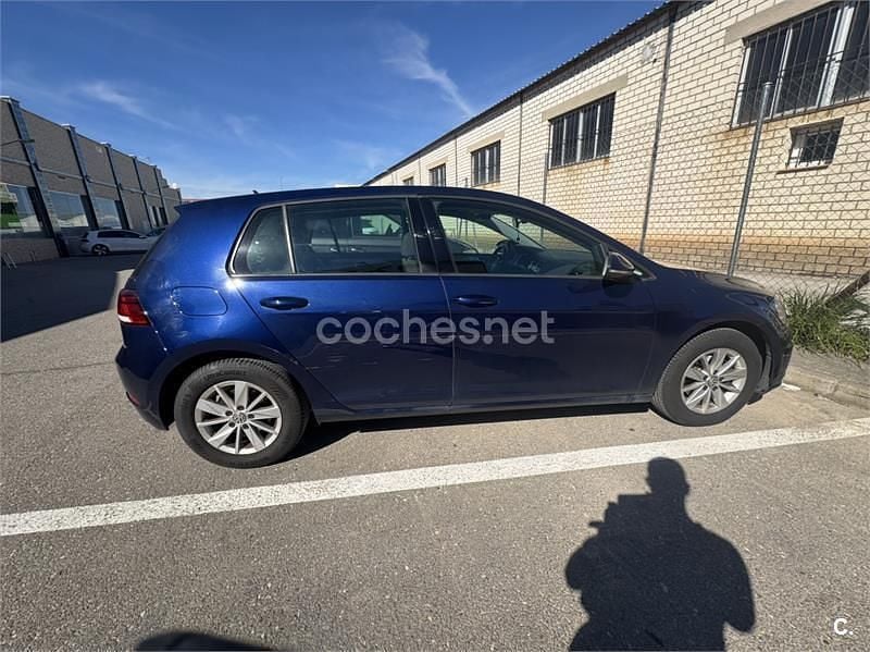 Usado VW Golf VII Advance 115 CV (84 kW) 2019 Azul Familiar