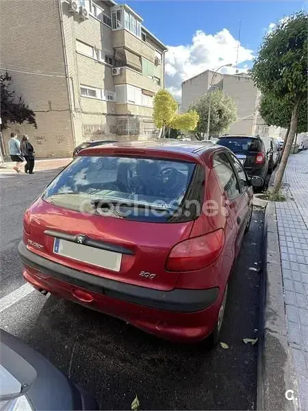 Begagnad Peugeot 206 75 HK (55 kW) 2000 Röd Sedan