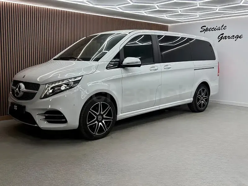 Usado Mercedes V300 Avantgarde 239 CV (175 kW) 2021 Blanco Monovolumen