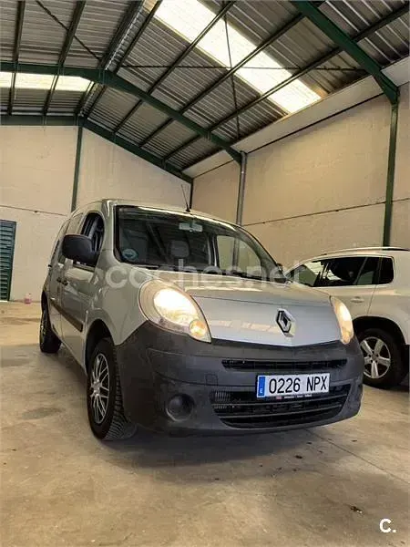 Usado Renault Kangoo Expression 85 CV (62 kW) 2009 Gris / plata Familiar