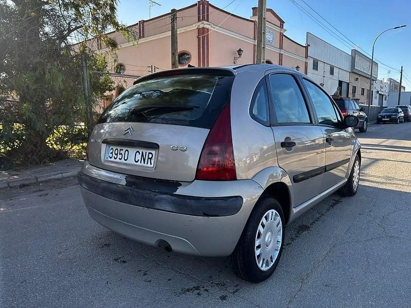 Usado Citroën C3 90 CV (66 kW) 2004 Beige Berlina