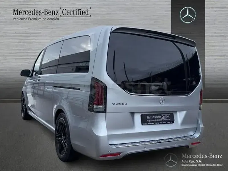 Usado Mercedes V250 Avantgarde 190 CV (139 kW) 2026 Gris / plata Monovolumen