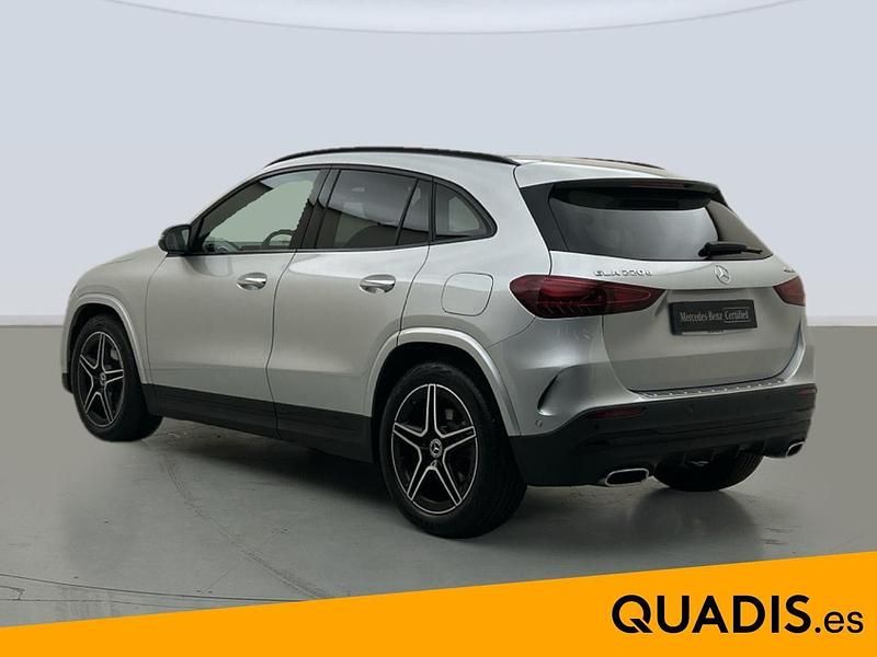 Usado Mercedes GLA220 190 CV (139 kW) 2025 Gris plata SUV