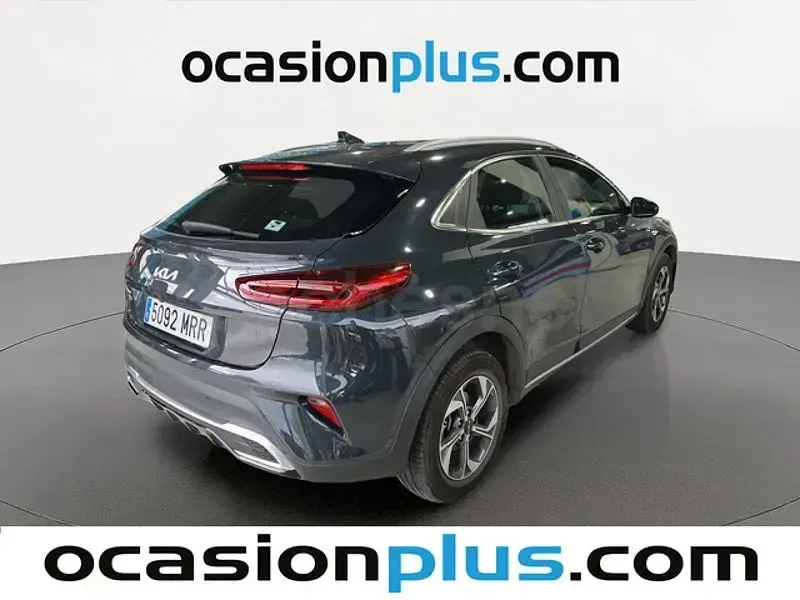 Usado Kia XCeed 160 CV (117 kW) 2024 Gris / plata SUV