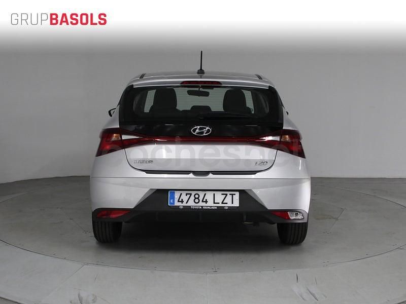 Usado Hyundai i20 84 CV (61 kW) 2022 Gris / plata Utilitario