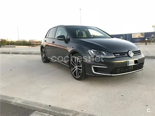Usado VW Golf VII GTE 204 CV (150 kW) 2016 Gris / plata Berlina