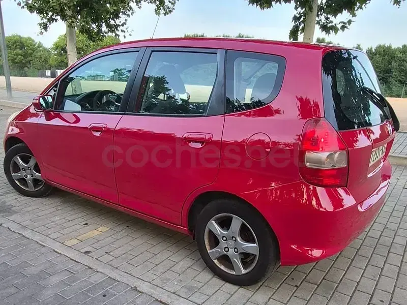 Usado Honda Jazz ES 83 CV (61 kW) 2007 Rojo Utilitario