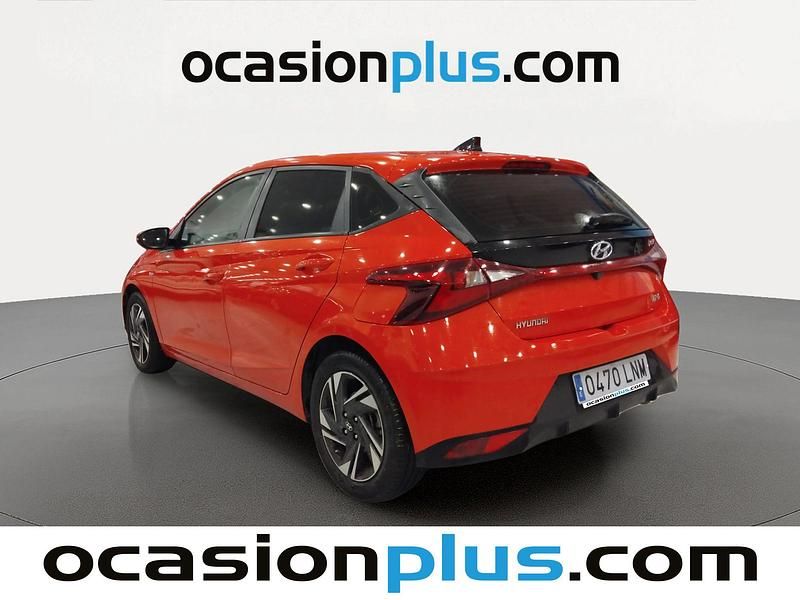 Usado Hyundai i20 100 CV (73 kW) 2021 Rojo Utilitario
