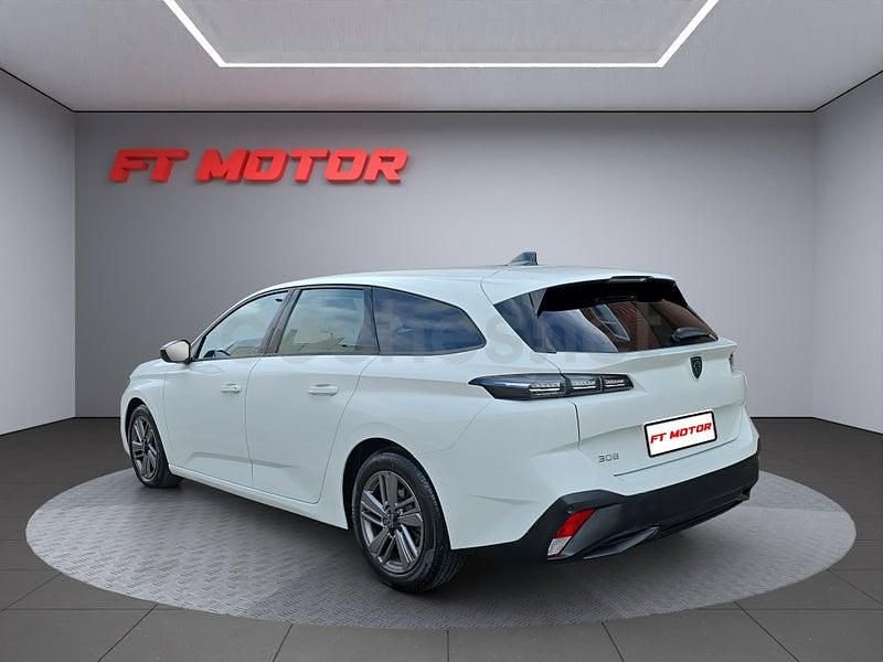 Usado Peugeot 308 130 CV (95 kW) 2022 Blanco Familiar