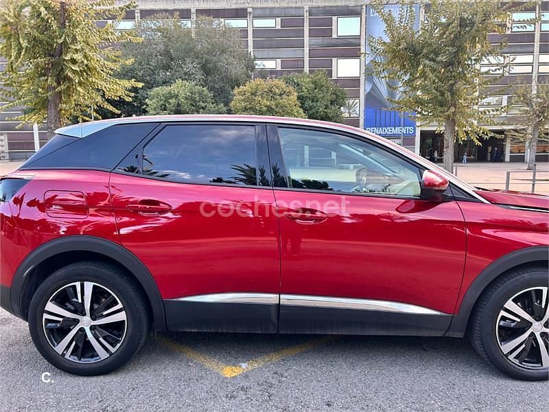 Usado Peugeot 3008 Allure 130 CV (95 kW) 2019 Granate SUV