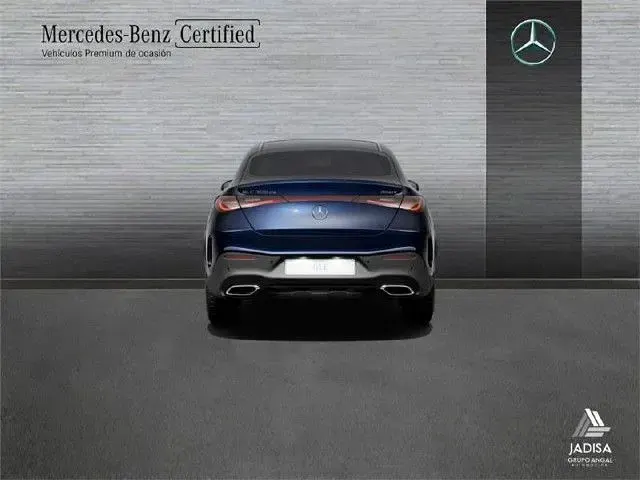 Usado Mercedes GLC300e 333 CV (244 kW) 2024 Azul náutico SUV
