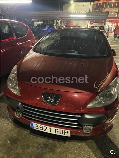 Usado Peugeot 307 CC Sport 136 CV (100 kW) 2008 Rojo Descapotable
