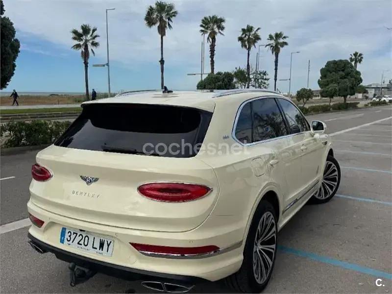 Usado Bentley Bentayga 550 CV (404 kW) 2022 Blanco SUV