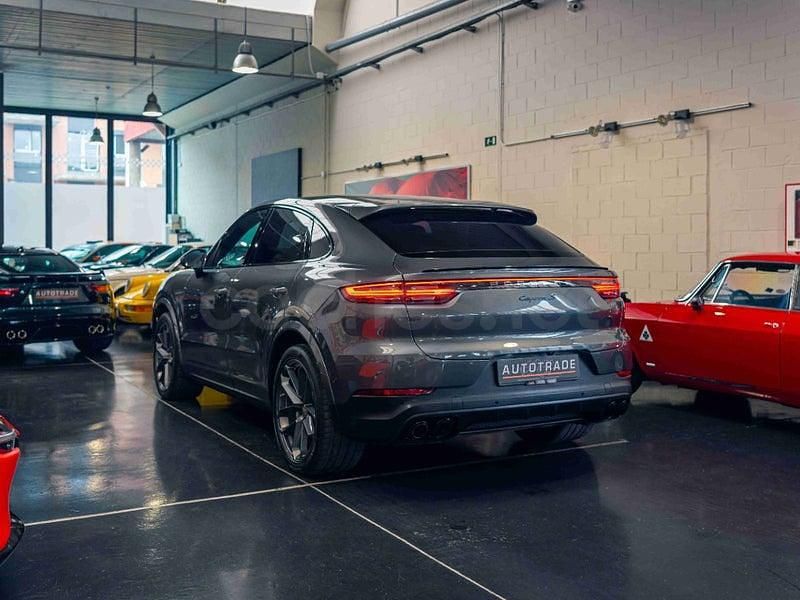 Usado Porsche Cayenne 440 CV (323 kW) 2019 Gris / plata SUV
