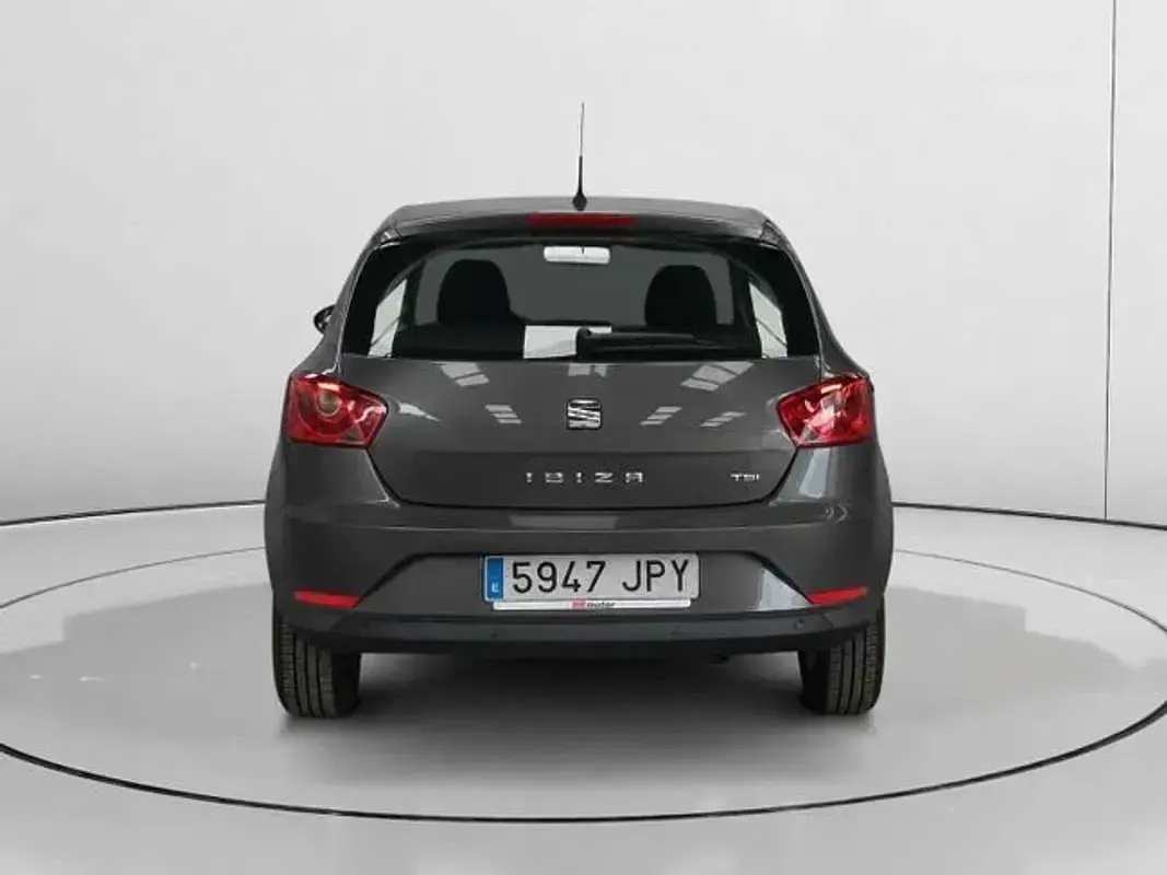Usado Seat Ibiza Style 90 CV (66 kW) 2016 Gris Utilitario