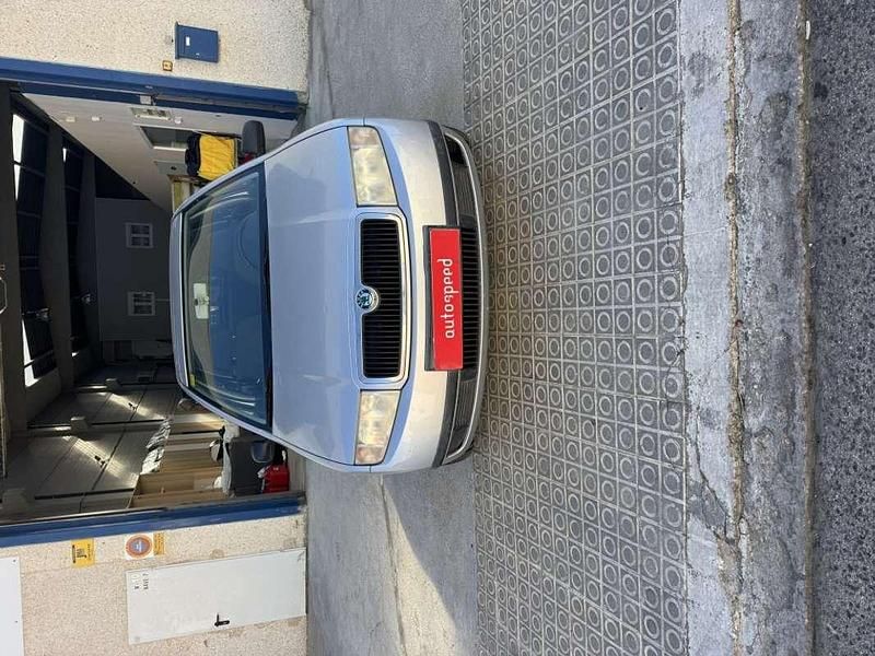 Gris Usado 2001 Skoda Fabia Comfort Utilitario | 2490 € (Buen precio) - Imagen 1/4