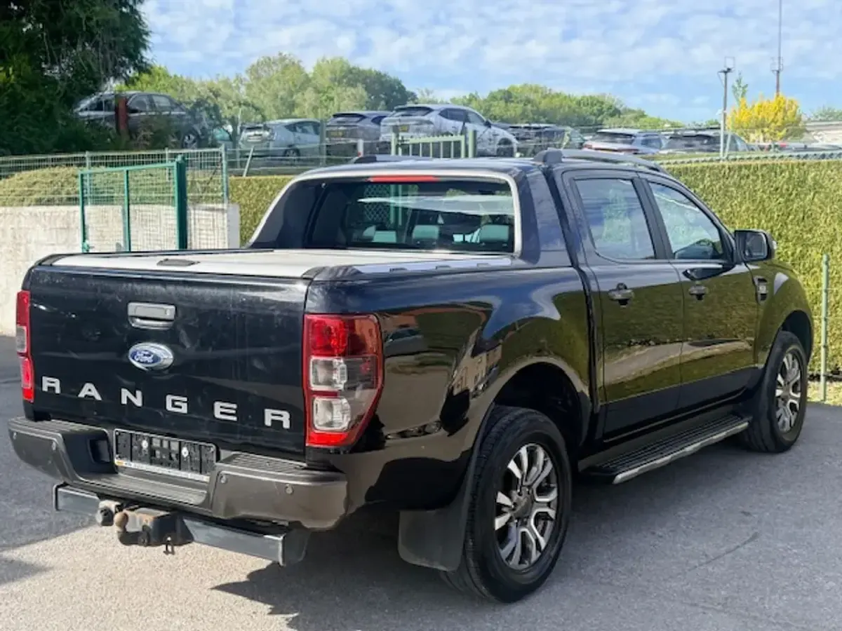 Usado Ford Ranger Wildtrack 200 CV (147 kW) 2018 Negro metalizado Pickup/Camioneta