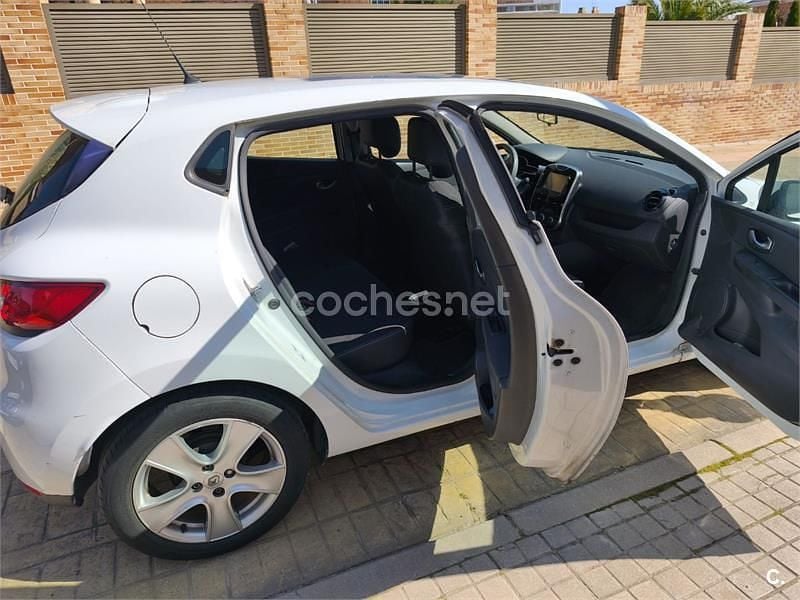 Usado Renault Clio IV Expression 75 CV (55 kW) 2015 Blanco Berlina