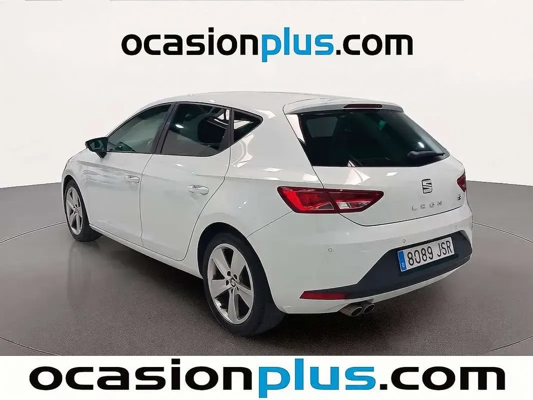 Usado Seat Leon FR 125 CV (91 kW) 2016 Blanco Utilitario