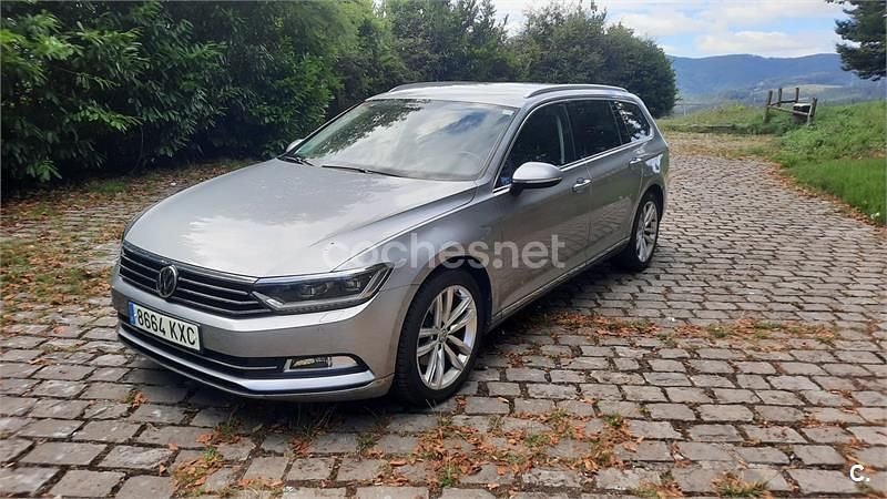 Gris / plata Usado 2019 VW Passat Sportline Familiar | 21.900 € (Un poco caro) - Imagen 1/4