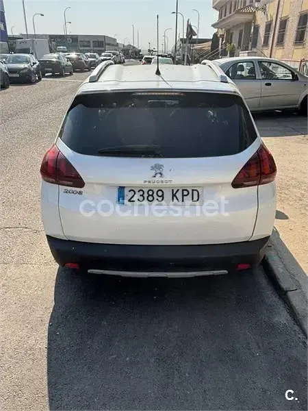 Usado Peugeot 2008 Allure 110 CV (80 kW) 2018 Blanco SUV