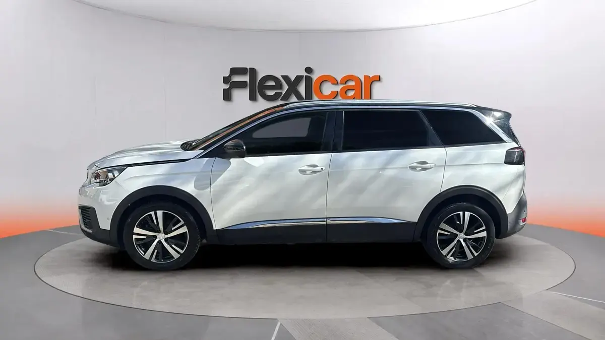 Usado Peugeot 5008 Allure 131 CV (96 kW) 2018 Blanco SUV