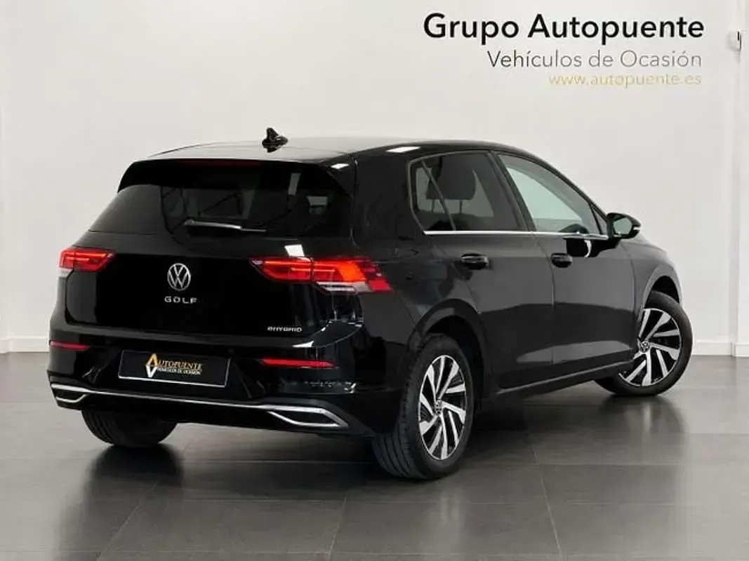 Usado VW Golf VIII 2023 Negro Berlina