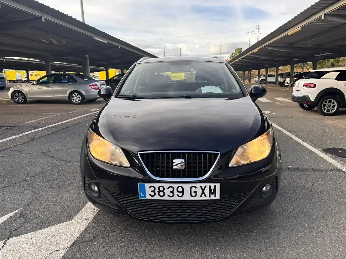 Usado Seat Ibiza SC Sport 105 CV (77 kW) 2010 Negro Utilitario