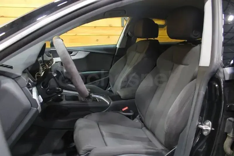 Usado Audi A5 Sportback Advanced Plus 163 CV (119 kW) 2022 Negro Utilitario