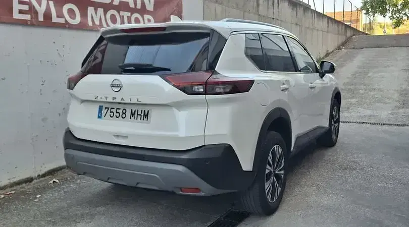 Usado Nissan X-Trail N-Connecta 163 CV (119 kW) 2023 Lunar white SUV
