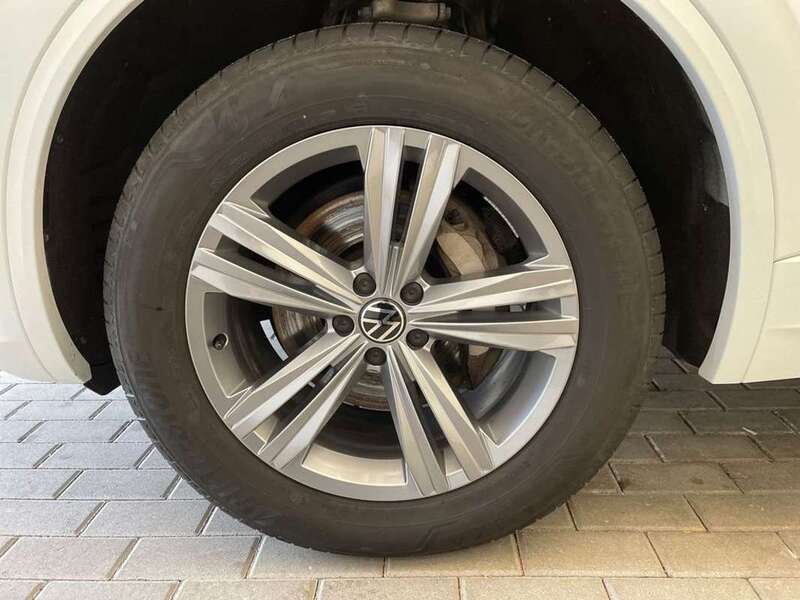 Usado VW Touareg R-line 286 CV (210 kW) 2022 Blanco SUV