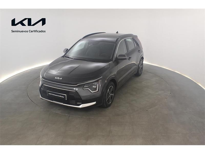 Usado Kia Niro 141 CV (103 kW) 2024 Gris SUV