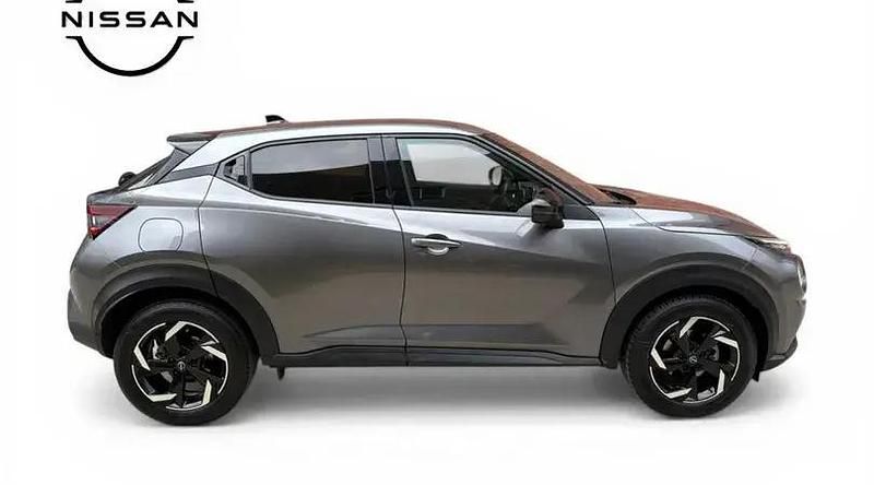Usado Nissan Juke N-Connecta 114 CV (83 kW) 2023 Skline grey (metalizado) SUV