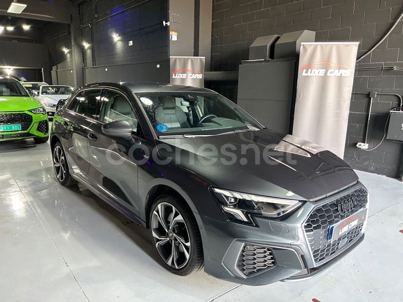 Gris / plata Usado 2022 Audi A3 Sportback e-tron S-Line Berlina | 28.999 € (Un poco caro) - Imagen 1/4
