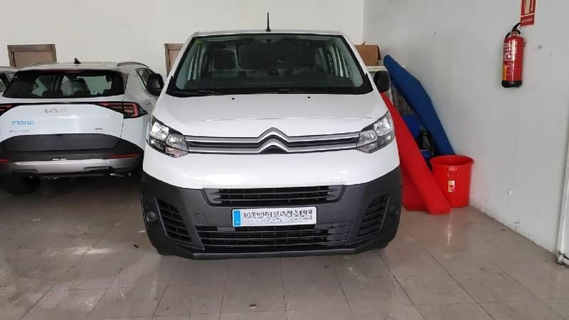 Usado Citroën Jumpy Comfort 122 CV (89 kW) 2018 Blanco Monovolumen