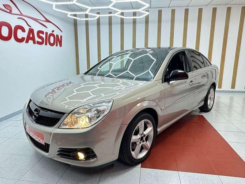 Beige Usado 2005 Opel Vectra Elegance Berlina | 4000 € (Precio justo) - Imagen 1/4