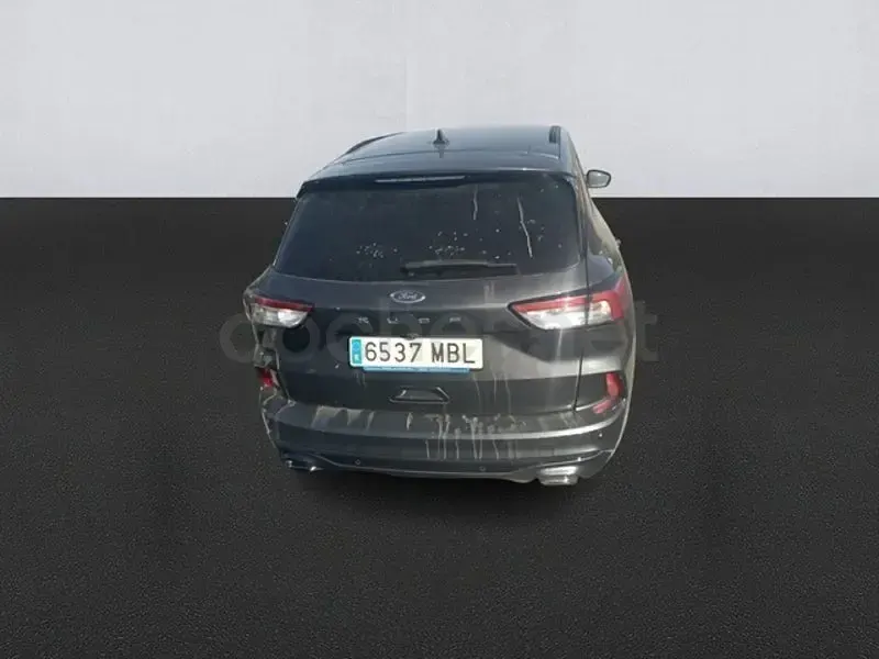 Usado Ford Kuga ST-Line 120 CV (88 kW) 2022 Gris / plata SUV