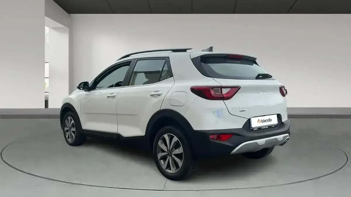 Usado Kia Stonic 120 CV (88 kW) 2024 Blanco SUV