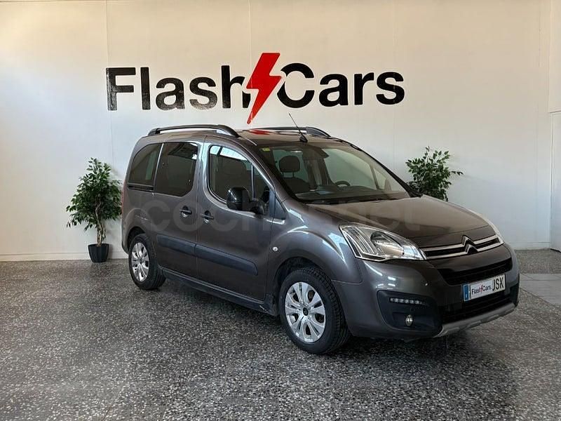 Usado Citroën Berlingo XTR 120 CV (88 kW) 2016 Marrón Monovolumen