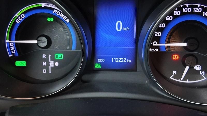 Usado Toyota Auris Hybrid Advance 136 CV (100 kW) 2018 Beige Utilitario