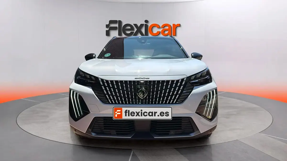 Usado Peugeot 2008 GT 131 CV (96 kW) 2023 Blanco SUV