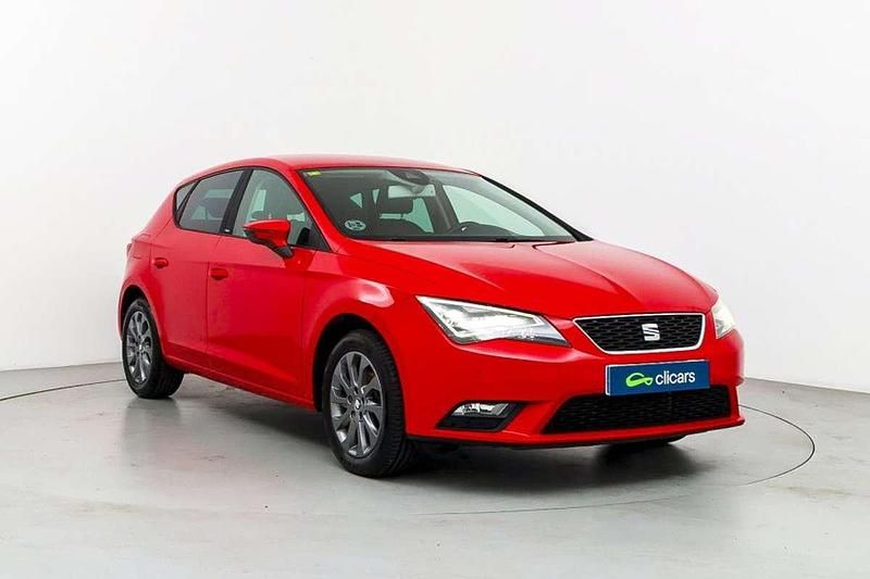 Usado Seat Leon Style 105 CV (77 kW) 2014 Rojo Utilitario