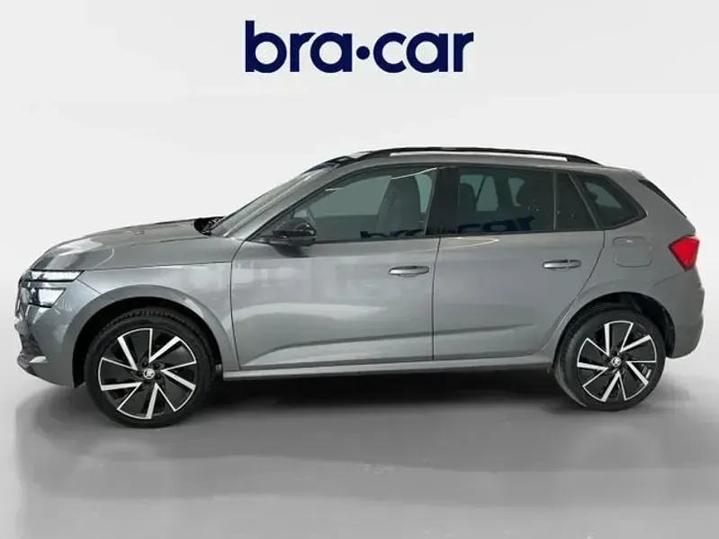 Usado Skoda Kamiq Sport 110 CV (80 kW) 2024 Gris / plata SUV