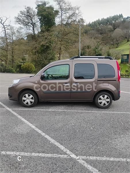 Usado Renault Kangoo Expression 115 CV (84 kW) 2014 Marrón Monovolumen