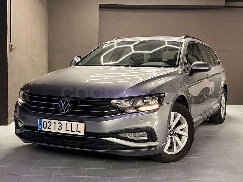 Usado VW Passat 122 CV (89 kW) 2020 Gris / plata Familiar